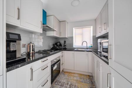 4 bedroom End of terrace house for sale in The Crescent, Slough, SL1