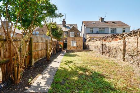 4 bedroom End of terrace house for sale in The Crescent, Slough, SL1