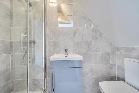 4 bedroom End of terrace house for sale in The Crescent, Slough, SL1