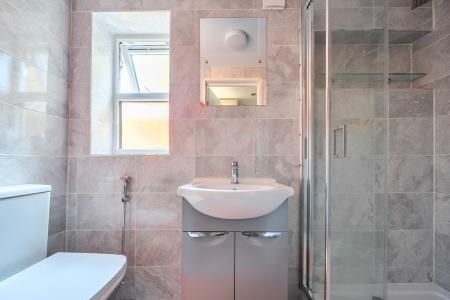 4 bedroom End of terrace house for sale in The Crescent, Slough, SL1