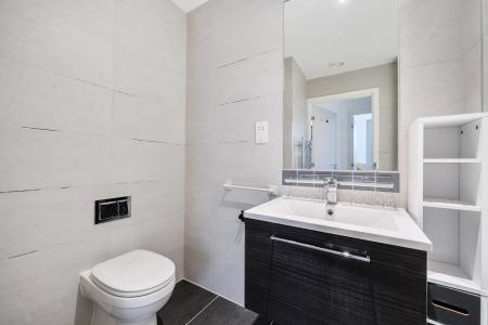 2 bedroom Flat to let in High Street, Slough, SL1