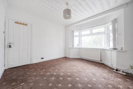 4 bedroom Semi-detached house to let in Whitby Road, Slough, SL1