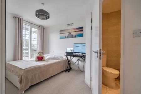 2 bedroom Flat to let in Kidwells Close, Parklands, Maidenhead, SL6