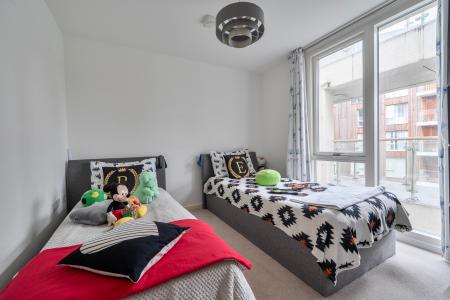 2 bedroom Flat to let in Kidwells Close, Parklands, Maidenhead, SL6