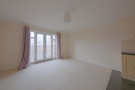 2 bedroom Flat to let in Grenfell Road, Maidenhead, SL6