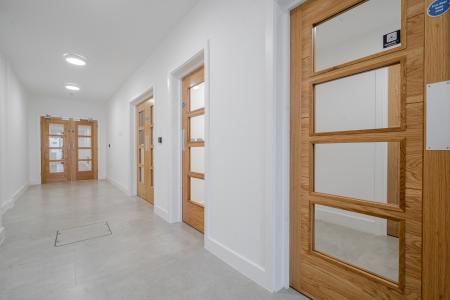 2 bedroom Flat to let in West Street, Maidenhead, SL6