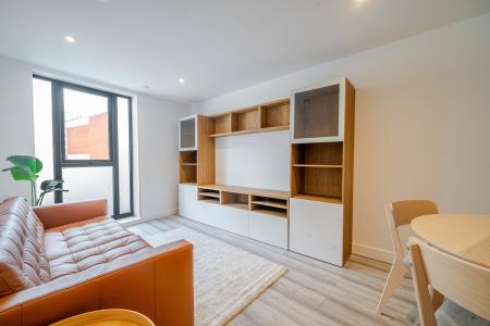 2 bedroom Flat to let in West Street, Maidenhead, SL6