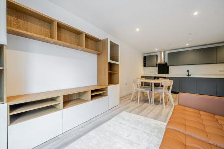 2 bedroom Flat to let in West Street, Maidenhead, SL6