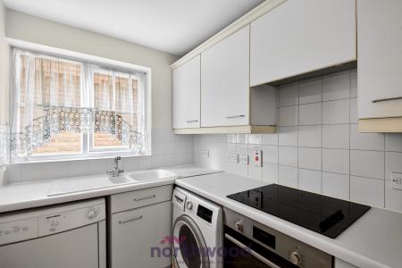 2 bedroom Flat for sale in Alston Gardens, Maidenhead, SL6
