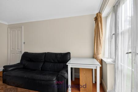2 bedroom Flat for sale in Alston Gardens, Maidenhead, SL6