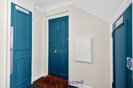 2 bedroom Flat for sale in Alston Gardens, Maidenhead, SL6