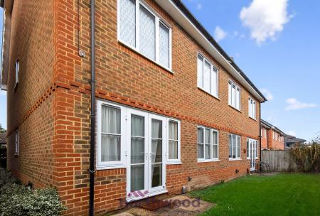 2 bedroom Flat for sale in Alston Gardens, Maidenhead, SL6
