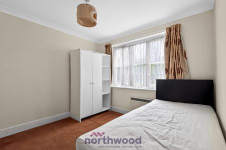 2 bedroom Flat for sale in Alston Gardens, Maidenhead, SL6