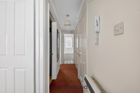 2 bedroom Flat for sale in Alston Gardens, Maidenhead, SL6