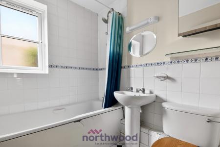 2 bedroom Flat for sale in Alston Gardens, Maidenhead, SL6