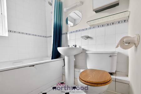 2 bedroom Flat for sale in Alston Gardens, Maidenhead, SL6