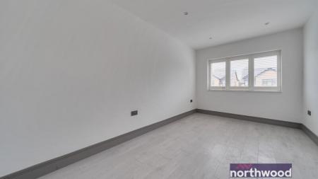 4 bedroom Detached house to let in Courthouse Road, Maidenhead, SL6
