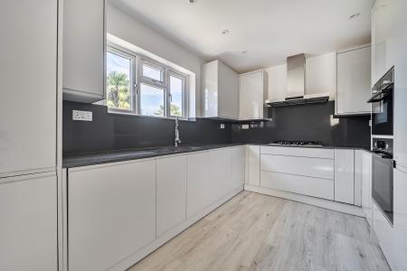 3 bedroom Semi-detached house to let in Boyn Valley Road, Maidenhead, SL6