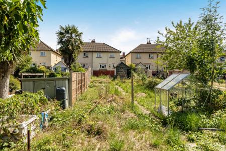 3 bedroom Semi-detached house to let in Boyn Valley Road, Maidenhead, SL6