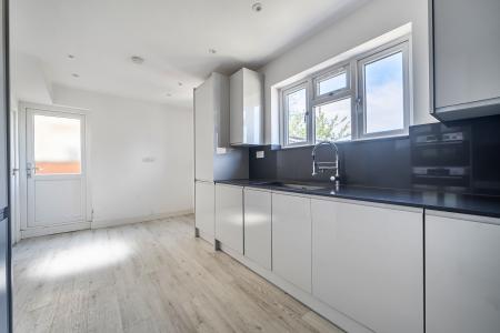 3 bedroom Semi-detached house to let in Boyn Valley Road, Maidenhead, SL6