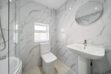 3 bedroom End of terrace house to let in Courthouse Road, Maidenhead, SL6