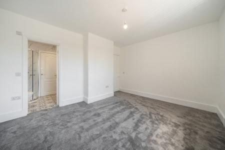 3 bedroom End of terrace house to let in Courthouse Road, Maidenhead, SL6