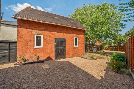 3 bedroom End of terrace house to let in Courthouse Road, Maidenhead, SL6