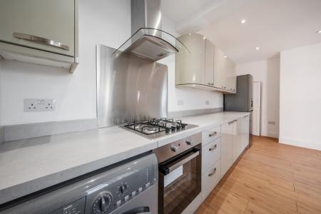 3 bedroom End of terrace house to let in Courthouse Road, Maidenhead, SL6