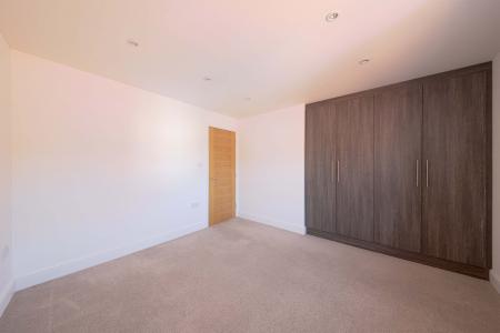 2 bedroom Flat to let in Nicholsons Lane, Maidenhead, SL6