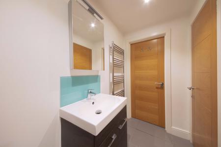 2 bedroom Flat to let in Nicholsons Lane, Maidenhead, SL6