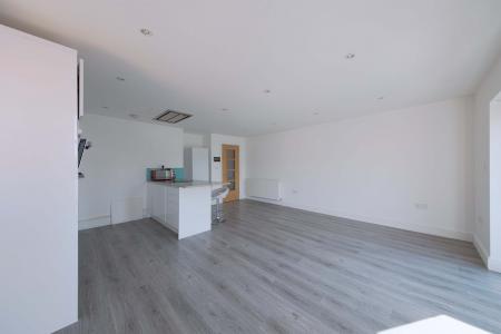 2 bedroom Flat to let in Nicholsons Lane, Maidenhead, SL6