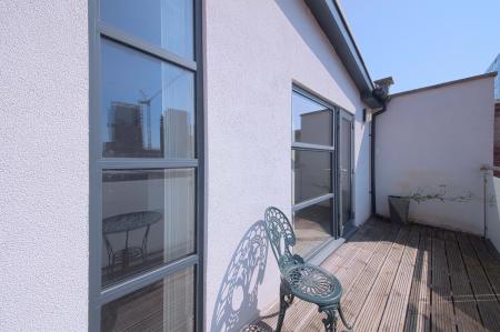 2 bedroom Flat to let in Nicholsons Lane, Maidenhead, SL6