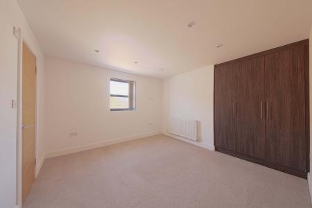 2 bedroom Flat to let in Nicholsons Lane, Maidenhead, SL6