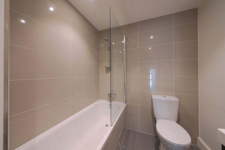 2 bedroom Flat to let in Nicholsons Lane, Maidenhead, SL6