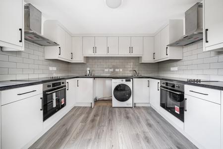 1 bedroom House share to let in Albany Road, Old Windsor, Windsor, SL4