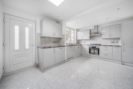 Ivy Close, Maidenhead, SL6