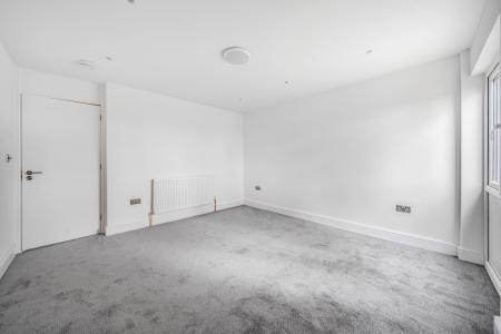 3 bedroom Detached house to let in Ivy Close, Maidenhead, SL6