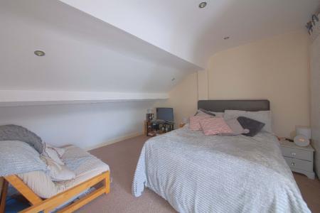 1 bedroom Semi-detached house to let in Belmont Vale, Maidenhead, SL6