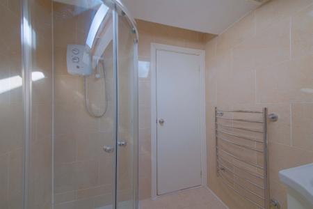 1 bedroom Semi-detached house to let in Belmont Vale, Maidenhead, SL6