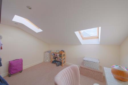 1 bedroom Semi-detached house to let in Belmont Vale, Maidenhead, SL6