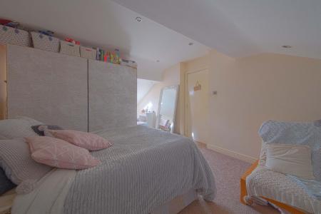 1 bedroom Semi-detached house to let in Belmont Vale, Maidenhead, SL6
