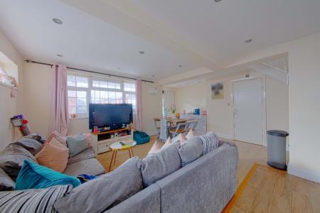 1 bedroom Semi-detached house to let in Belmont Vale, Maidenhead, SL6