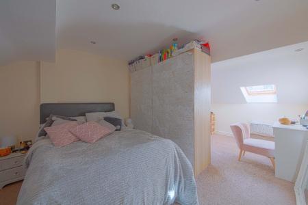 1 bedroom Semi-detached house to let in Belmont Vale, Maidenhead, SL6