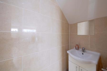 1 bedroom Semi-detached house to let in Belmont Vale, Maidenhead, SL6