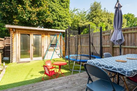 3 bedroom End of terrace house to let in Lantern Walk, Maidenhead, SL6