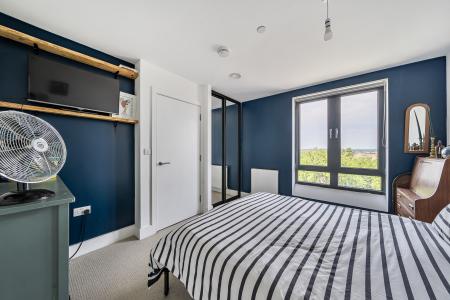 2 bedroom Flat to let in 15 Bath Road, Slough, SL1