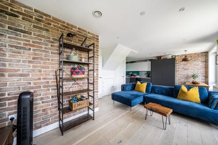 2 bedroom Flat to let in 15 Bath Road, Slough, SL1