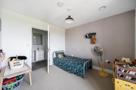 2 bedroom Flat to let in 15 Bath Road, Slough, SL1