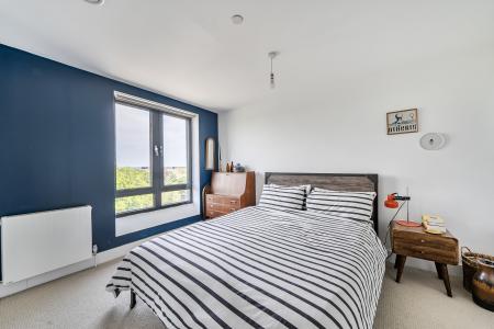 2 bedroom Flat to let in 15 Bath Road, Slough, SL1