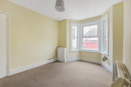 2 bedroom Flat to let in Stoke Road, Slough, SL2